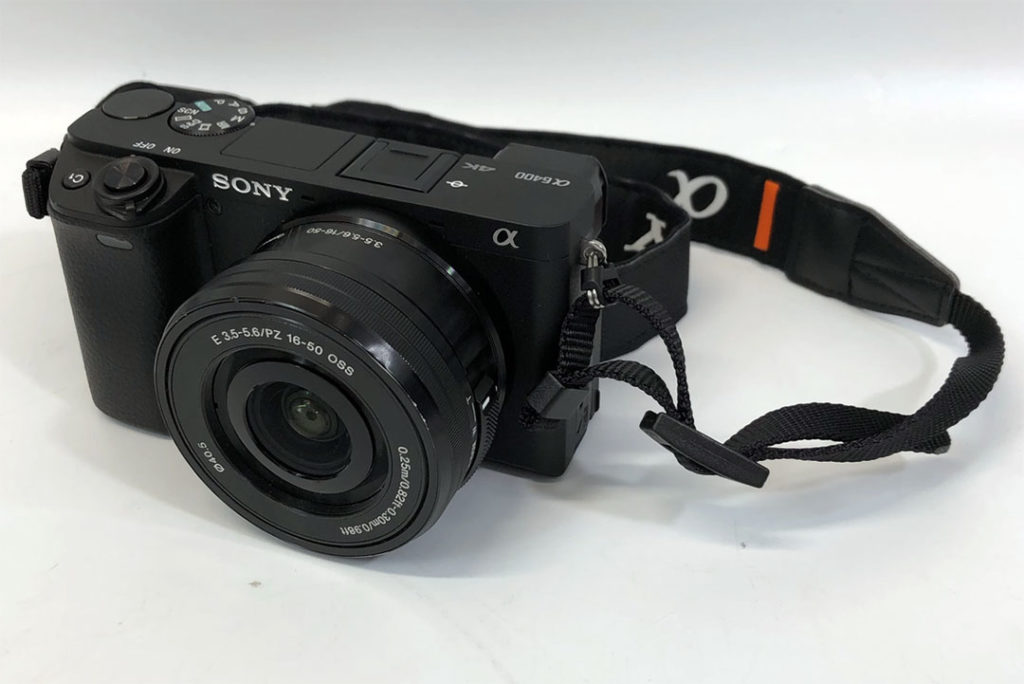 sony a6400 camera with 16-50mm lens