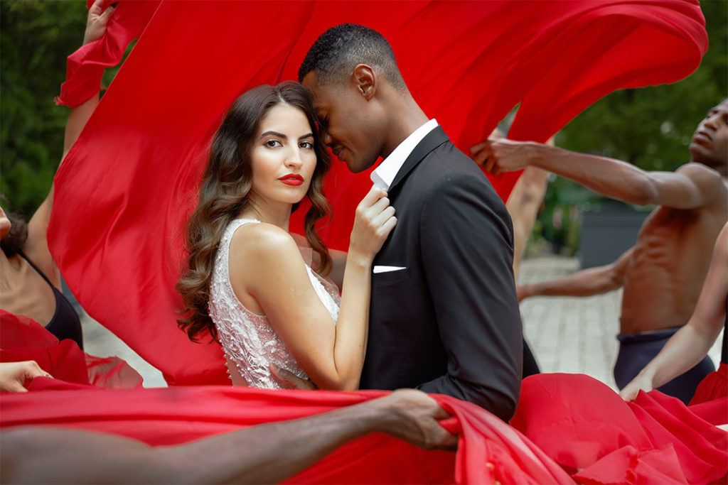 wedded couple shot with the 28-70mm f2 on eos r3